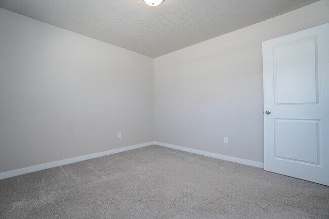 Building Photo - 3067 N Greengate Wy