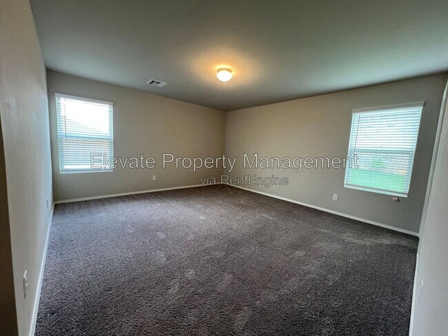 Building Photo - 1357 Dustin Dr