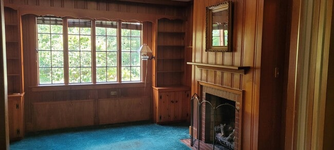 Building Photo - 111 Fuller St