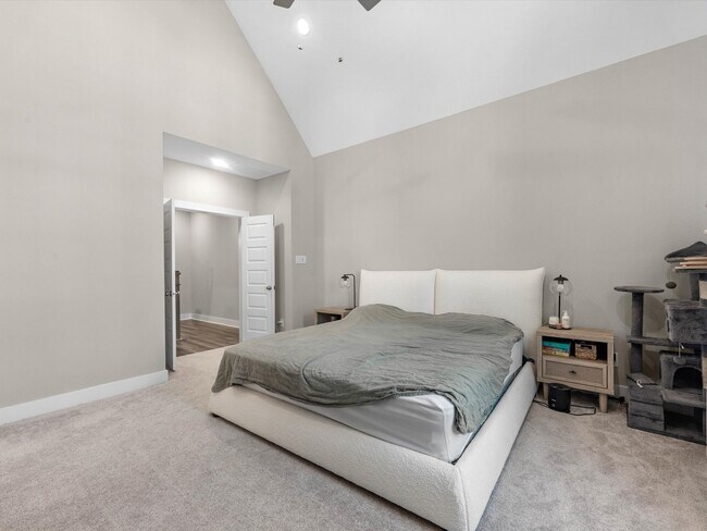 Building Photo - 16011 Mason Run Dr