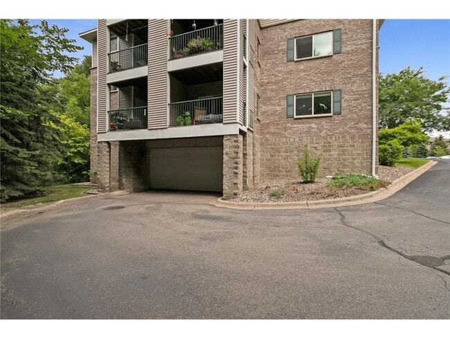 Building Photo - 16520 Tranquility Ct