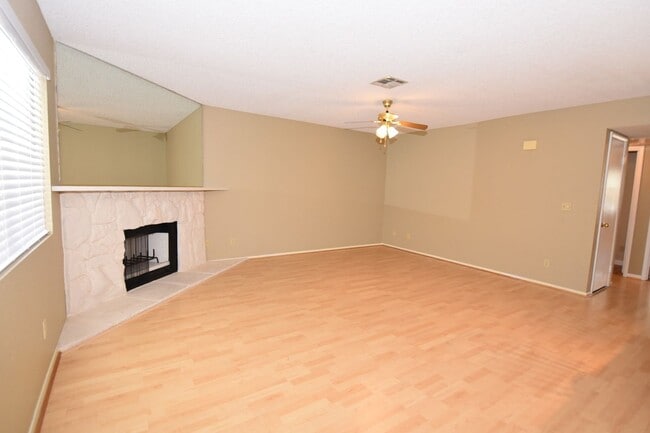 Building Photo - Cozy 2-Bedroom Condo at The Lakes – 2nd Fl...