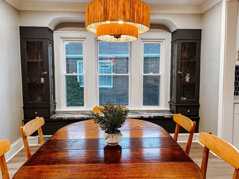 Building Photo - 3923 Victory Blvd