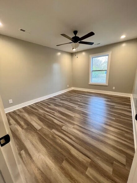 Building Photo - 314 Mosier Ave