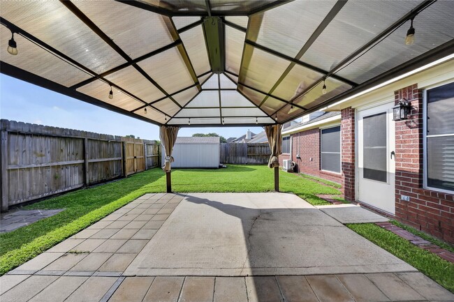 Building Photo - 20515 Spring Bluff Ln