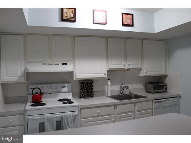 Building Photo - 14 Wexford Dr