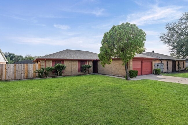 Building Photo - 711 Whippoorwill Dr