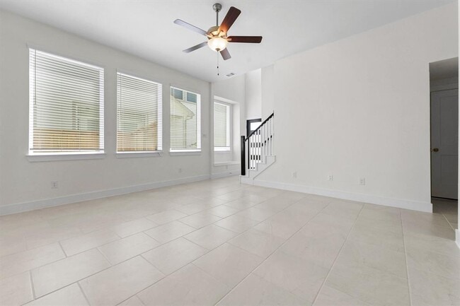 Building Photo - 12954 Rio Mariano Ln
