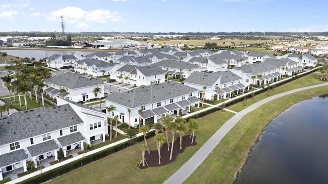 Building Photo - 4616 Longwood Lk Sq