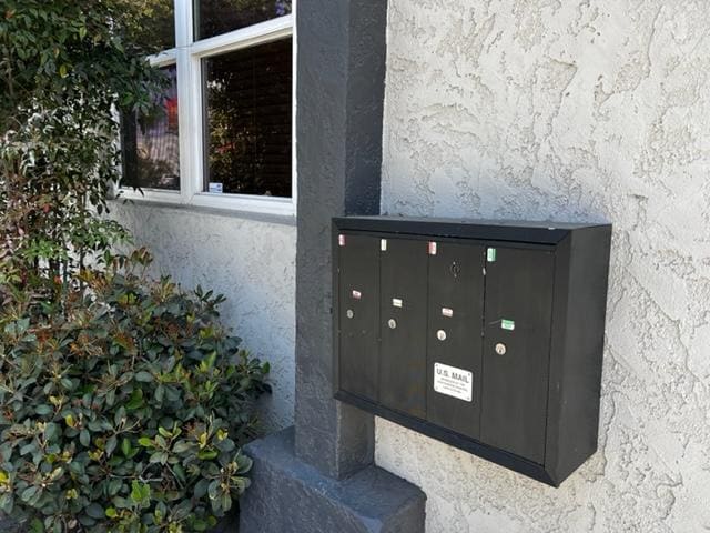 Building Photo - 730 E 3rd St