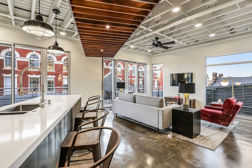 Building Photo - 612 Andrew Higgins Dr