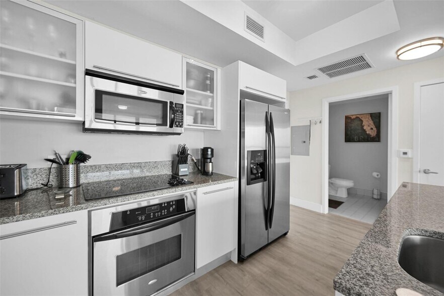 Building Photo - 888 Biscayne Blvd