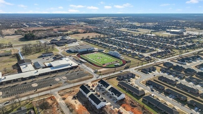 Building Photo - 1700 Cuppett Cir