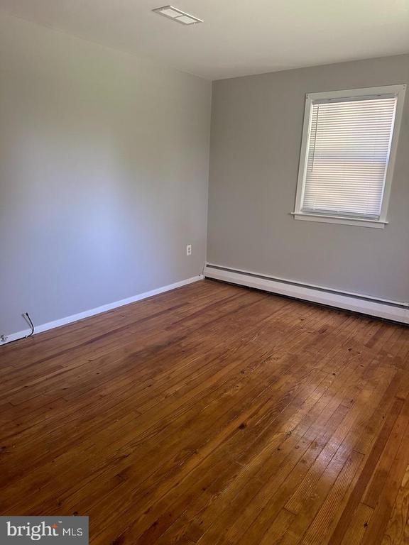 Building Photo - 4623 Belmont Ave