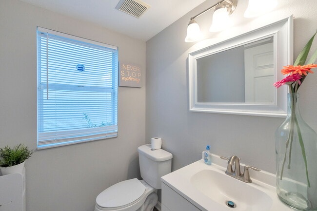 Building Photo - 12949 Fennway Ridge Dr