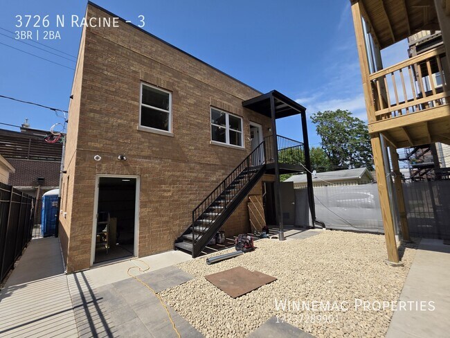 Building Photo - 3726 N Racine Ave