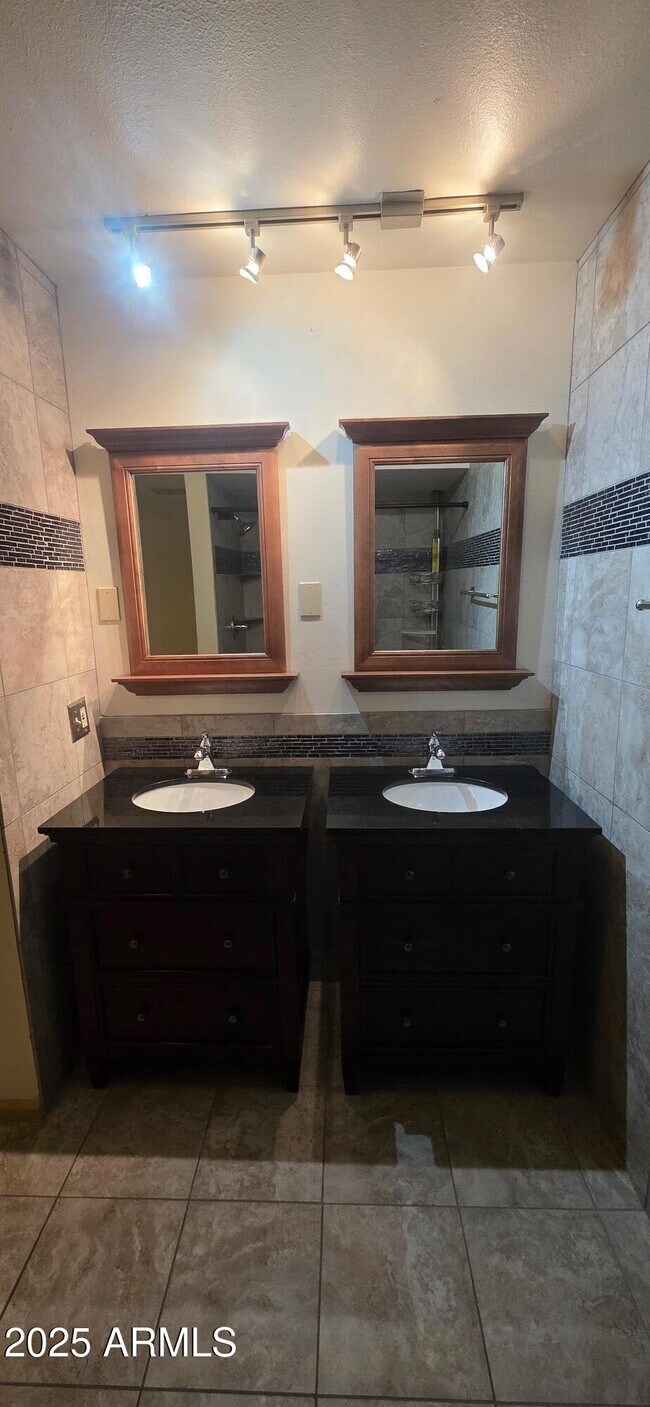 Building Photo - 7744 E Camelback Rd