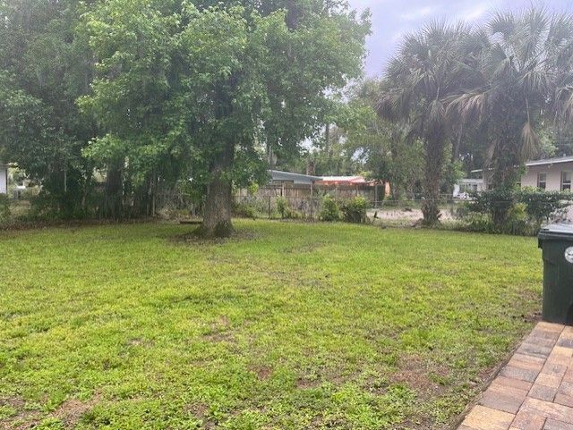 Building Photo - 543 Sandra Ave