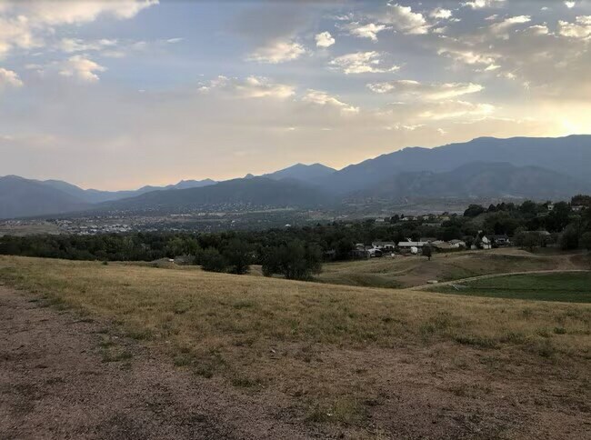 Building Photo - 2145 King St