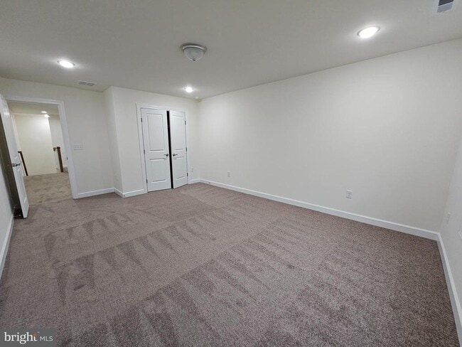 Building Photo - 6 Valhalla Ct