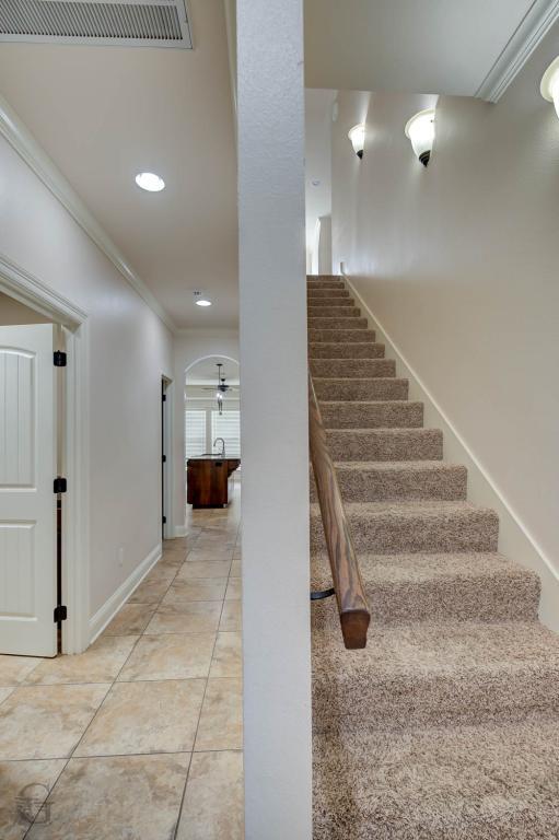 Building Photo - 520 Falling Water Cir