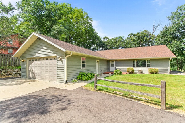 Primary Photo - N7439 Mariner Hills Cir