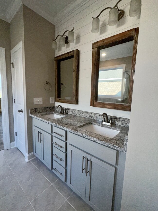 Building Photo - 1486 Summergate Dr