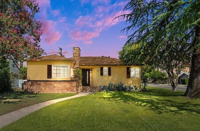 Building Photo - 2453 Alder St