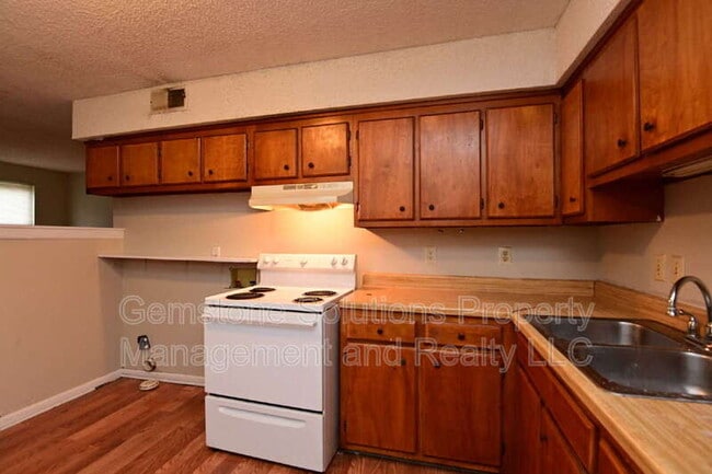 Building Photo - 4355 Central Valley Dr