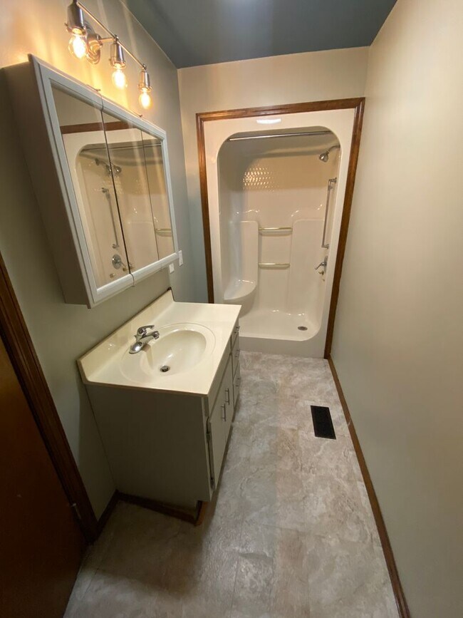 Building Photo - 1612 E Harrison St