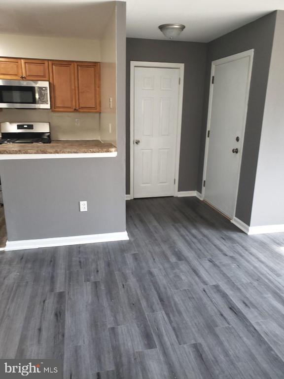 Building Photo - 155 Meadowbrook Ln