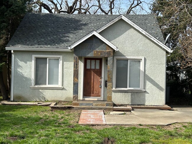 Primary Photo - 2bd 1 ba with Zen Garden, Garage, Updated ...