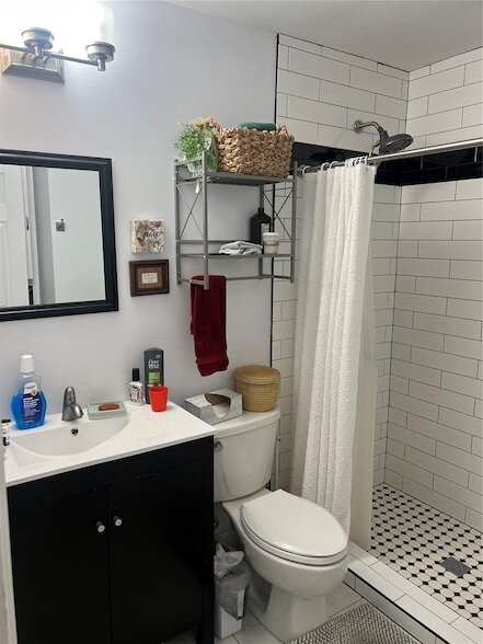 Building Photo - 2211 Muret St