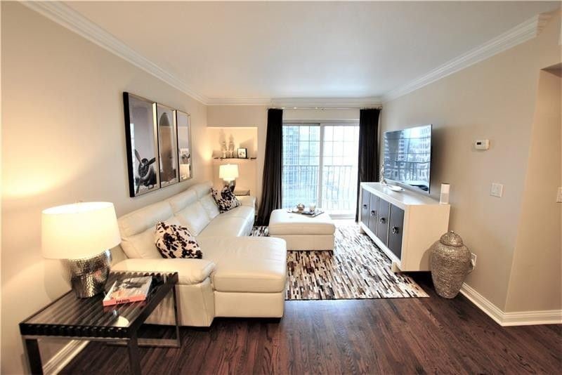 Spacious living area - 199 14th St NE