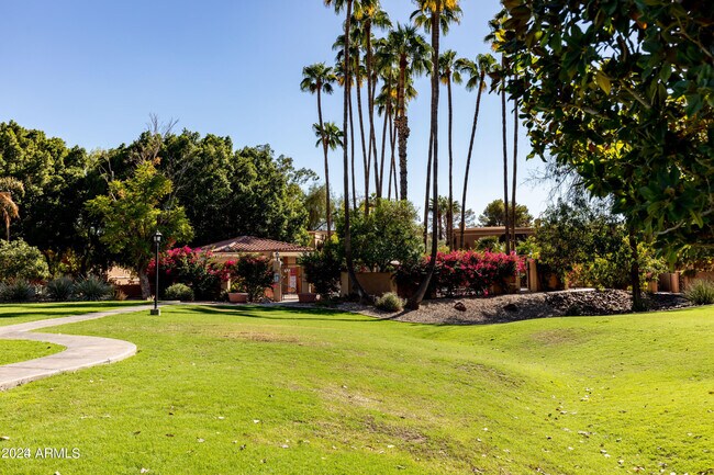 Building Photo - 10415 N 10th St