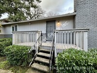 Building Photo - Cozy 2 Bed with Bonus Space in Brooklyn!