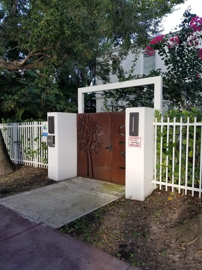 Building Photo - 1419 West Ave