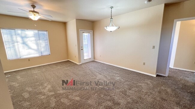 Building Photo - 2 Bedroom- 2 Bathroom Downstairs