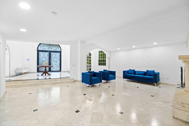 Building Photo - 12300 Old Cutler Rd