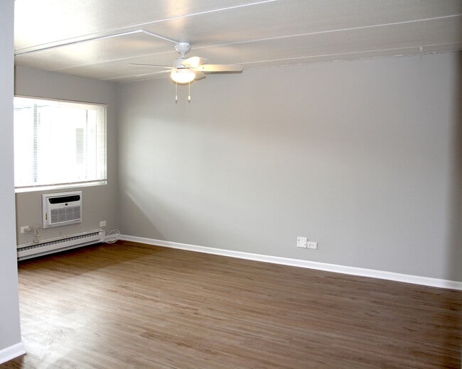 Building Photo - 329 Kimbell Ave