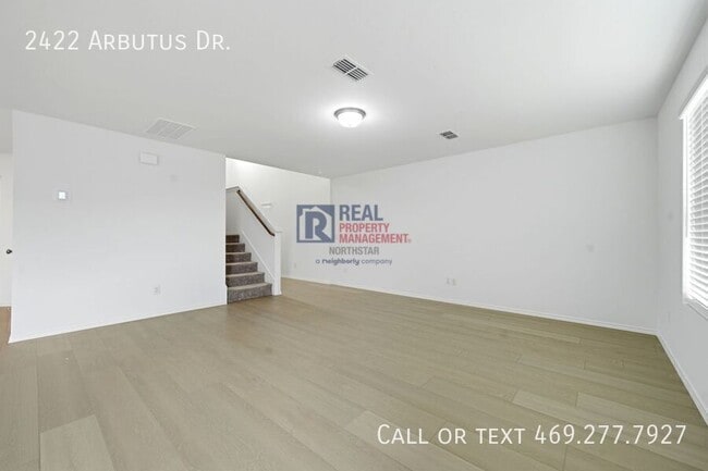Building Photo - 2422 Arbutus Dr