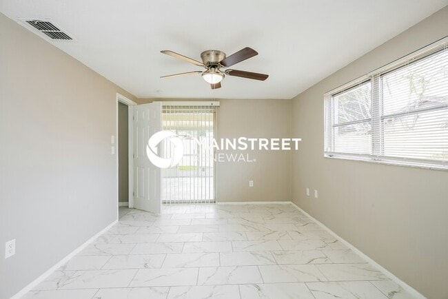 Building Photo - 7021 Moravian Dr