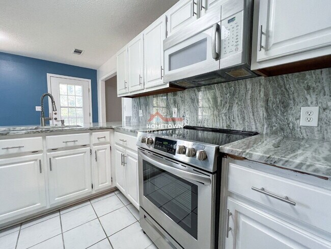 Building Photo - 9703 Quail Hollow Blvd