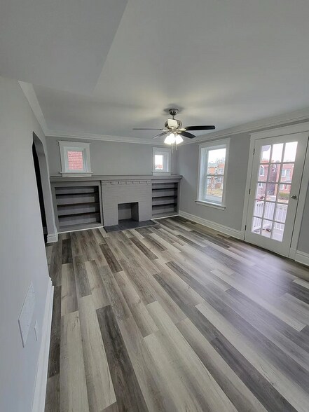 Building Photo - 5038 Chippewa St