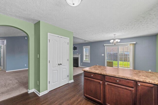 Building Photo - Beautiful home in great neighborhood!