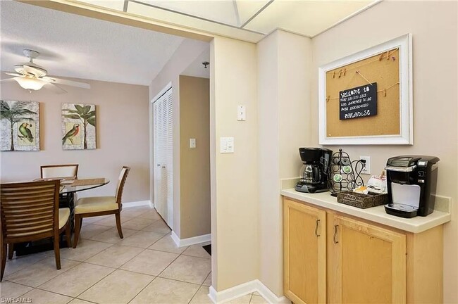 Building Photo - 320 Seaview Ct