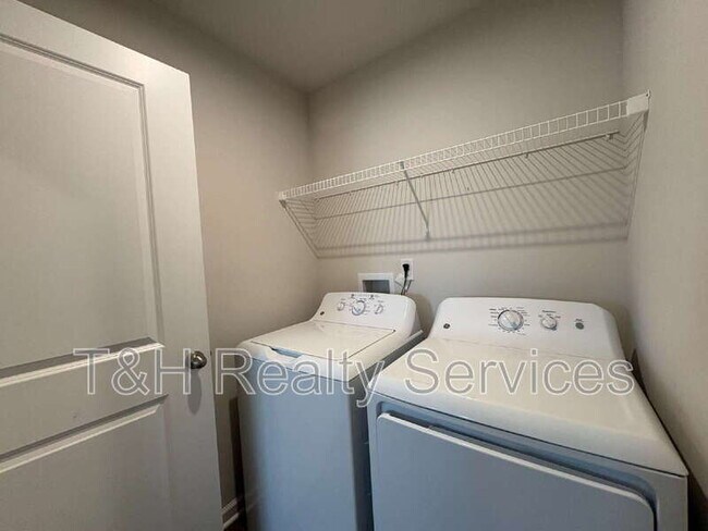 Building Photo - 7183 Finley Crk Dr