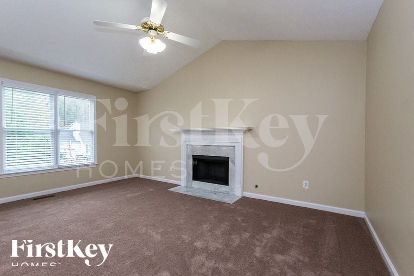 Building Photo - 118 Aztec Way SE