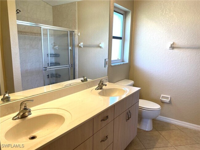 Building Photo - 1733 SW 40th Terrace