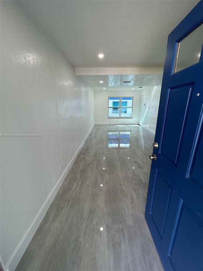 Building Photo - 309 Lewis Ln